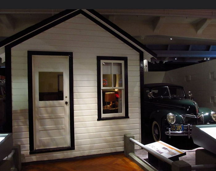 Lore Mac Cabins - Display At Henry Ford Museum (newer photo)
